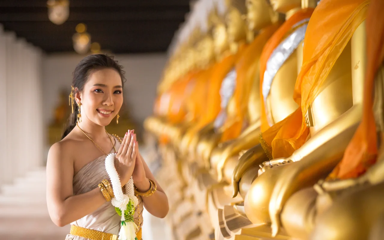 beautiful-woman-thai-old-traditional-costume-portrait-ancient-ayutthaya-temple
