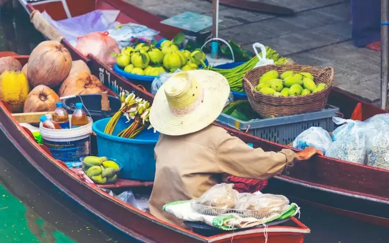 imgi_38_damnoen-saduak-floating-market_33755-736