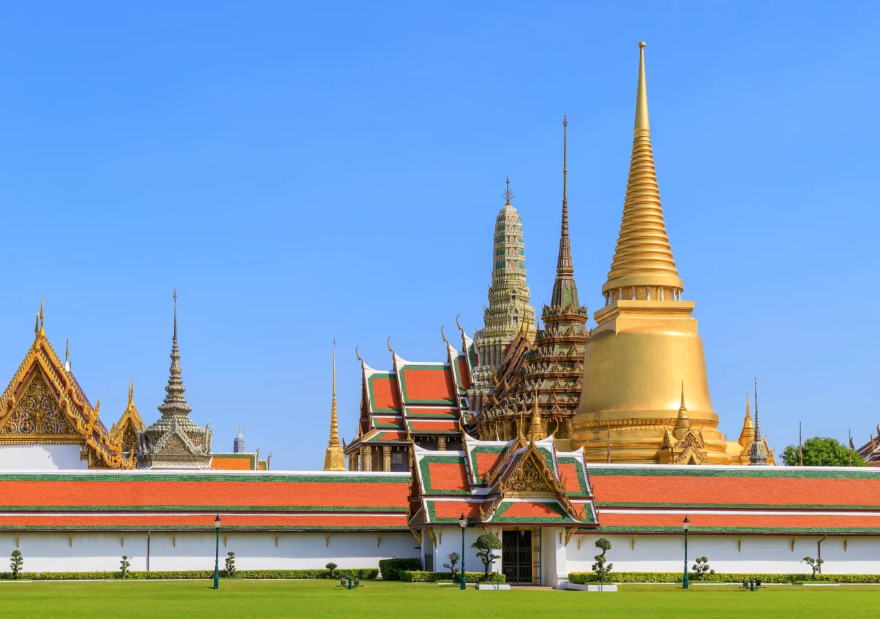 wat-phra-kaew-temple-emerald-buddha-grand-palace-bangkok